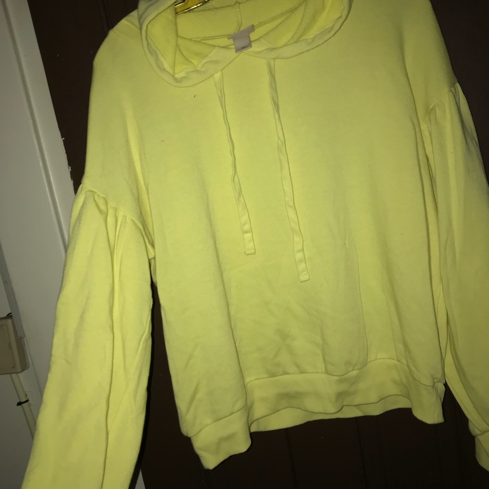 Yellow Sweater - Picture 5 of 5